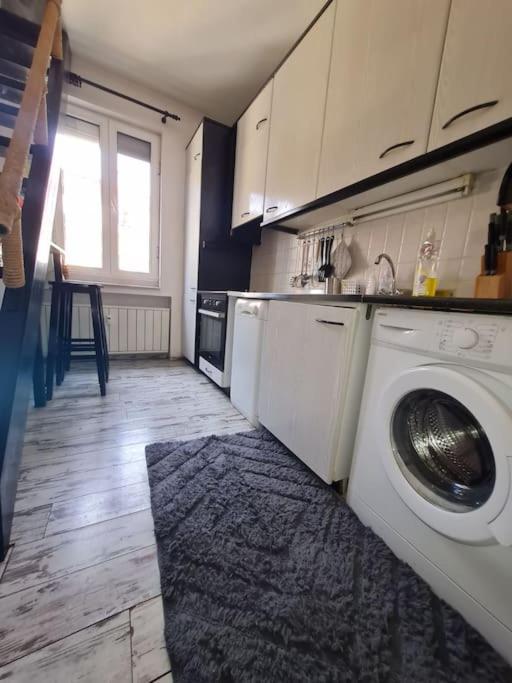 Appartamento Raya Maisonette, Ideal Center Sofia Esterno foto