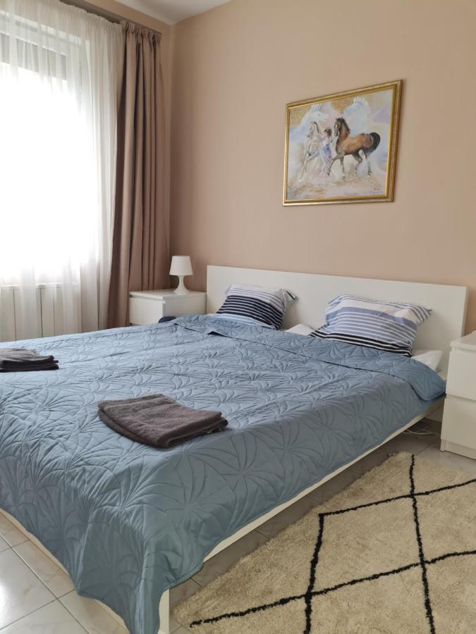 Appartamento Raya Maisonette, Ideal Center Sofia Esterno foto