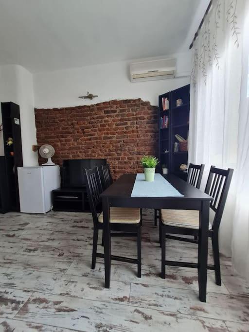 Appartamento Raya Maisonette, Ideal Center Sofia Esterno foto