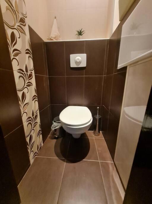 Appartamento Raya Maisonette, Ideal Center Sofia Esterno foto