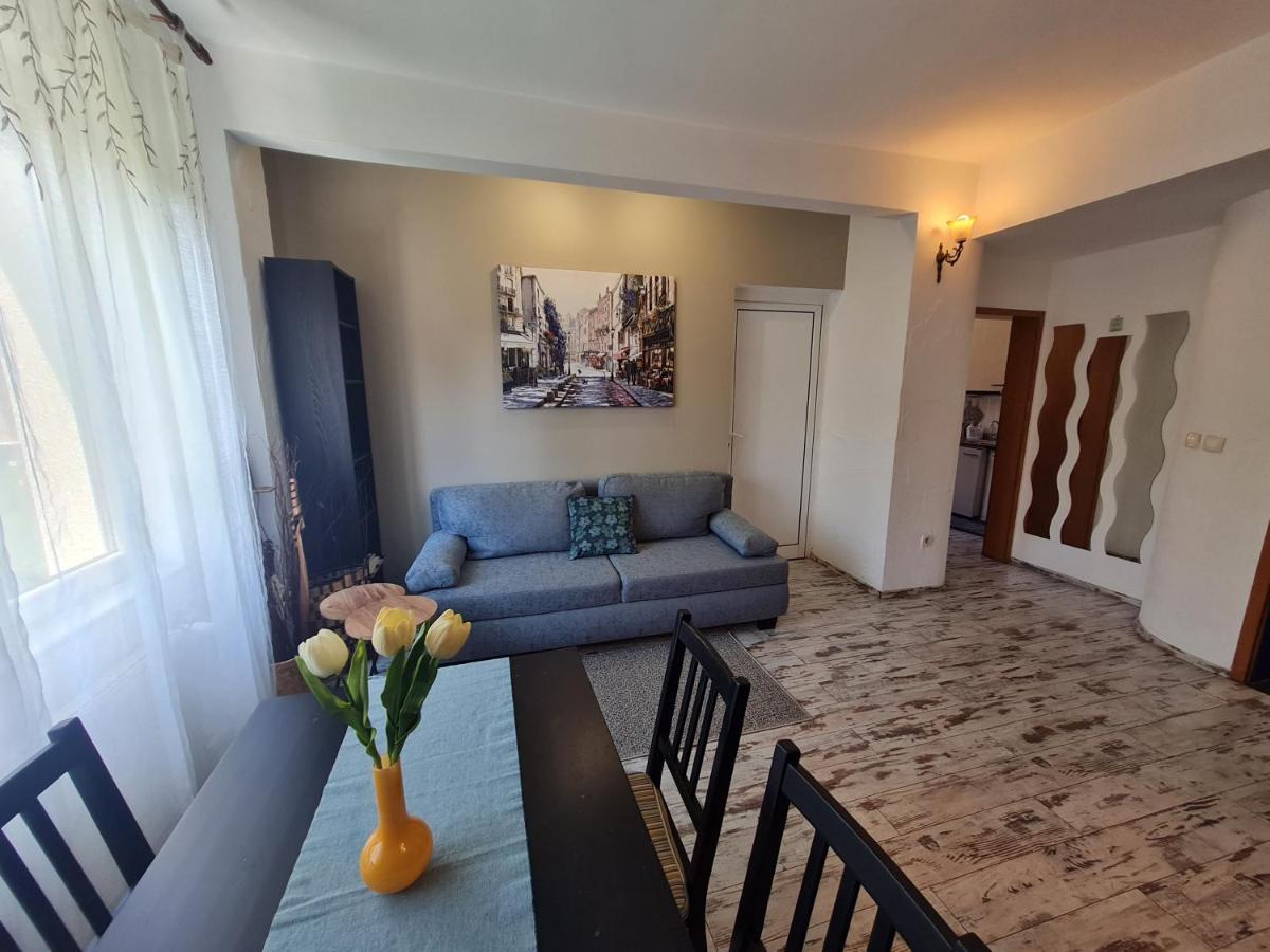 Appartamento Raya Maisonette, Ideal Center Sofia Esterno foto